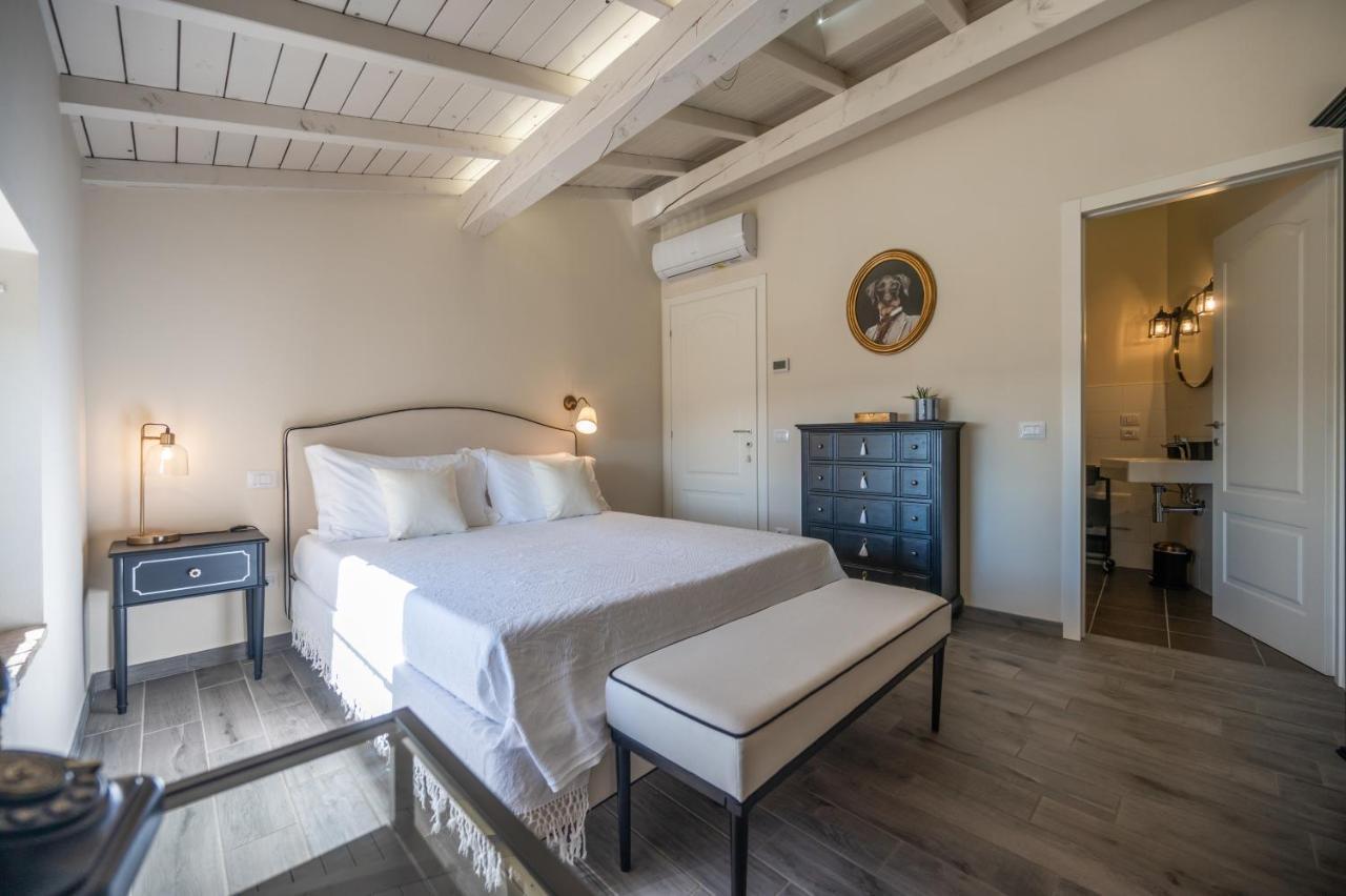 Maison 1933 Bed & Breakfast *