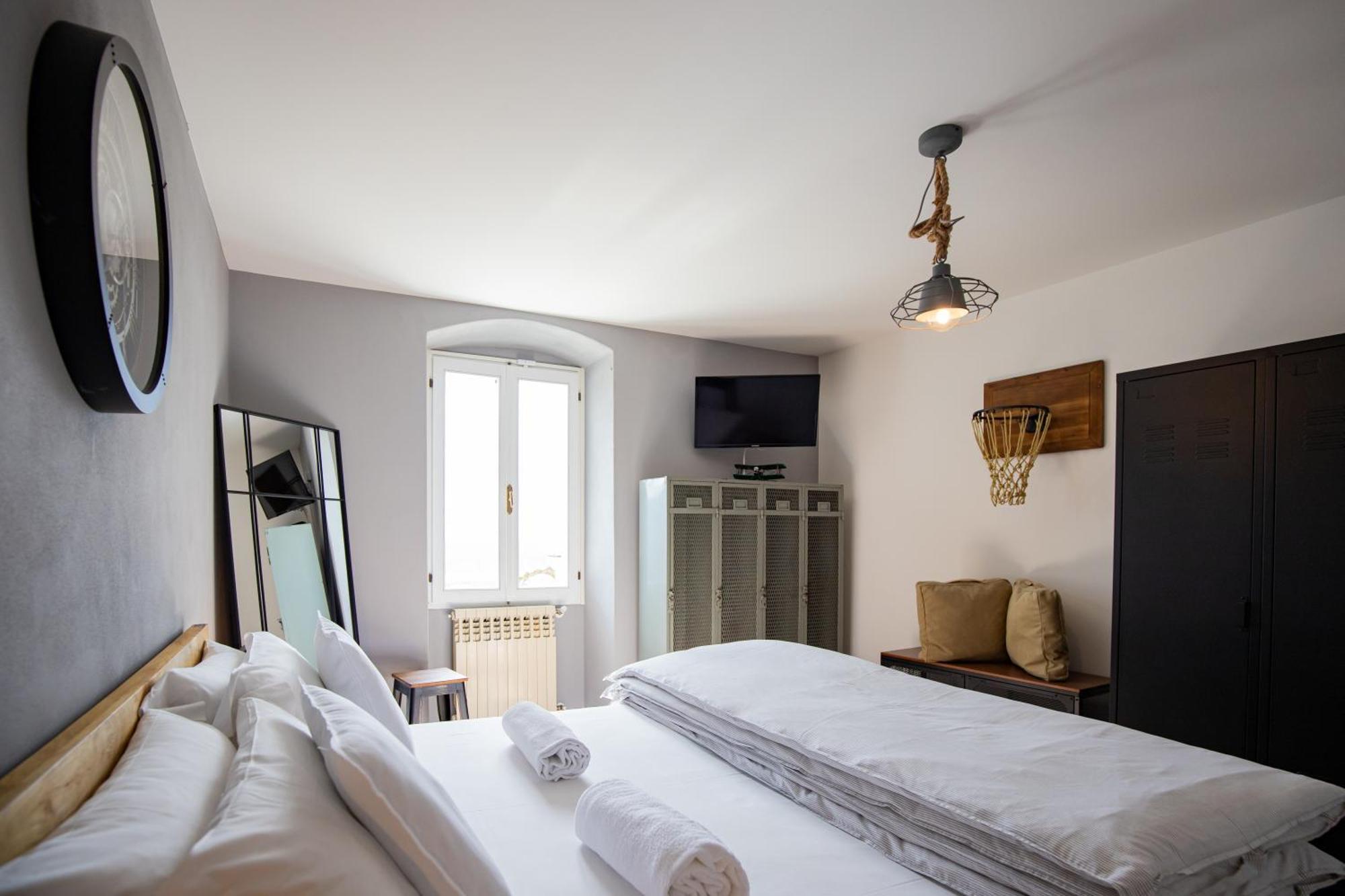 Maison 1933 Bed & Breakfast *