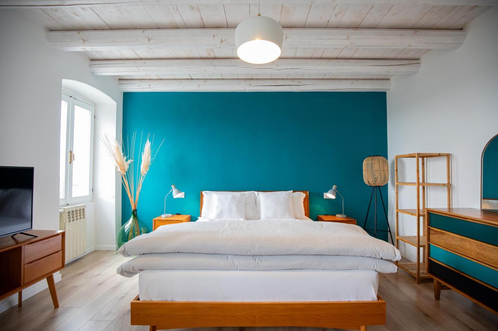 Maison 1933 Bed & Breakfast *