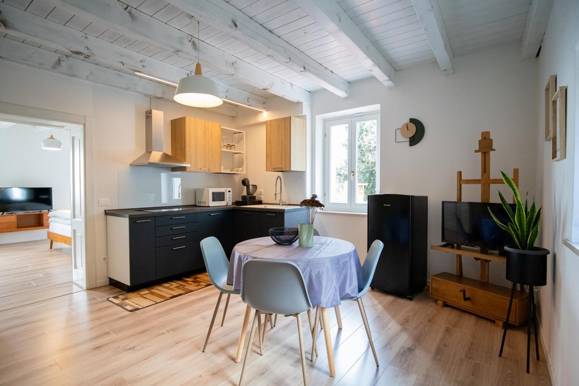 Maison 1933 Bed & Breakfast *